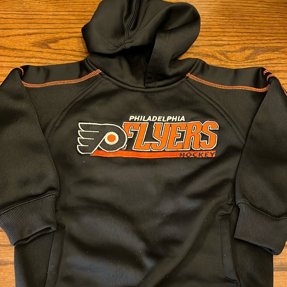 Kids Philadelphia Flyers hoodie! 🏒🧡🖤